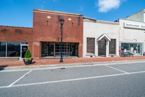 218 N Main St, Beaver Dam, KY, 42320-1915 | Card Image