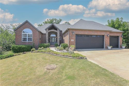 1402 Ne Fairwinds Dr, Bentonville, AR, 72712-9154 | Card Image