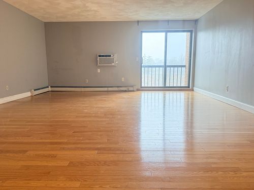unit-45-245 Sea St, Quincy, MA, 02169-2576 | Card Image