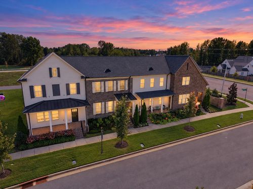 550 Ashburn Dr, Collierville, TN, 38017-1421 | Card Image