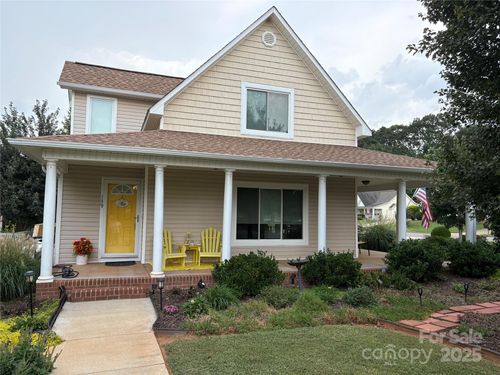 139 Valencia Ln, Statesville, NC, 28625-2751 | Card Image