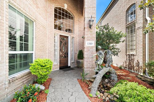 1310 Whispering Pines Dr, Houston, TX, 77055-6855 | Card Image