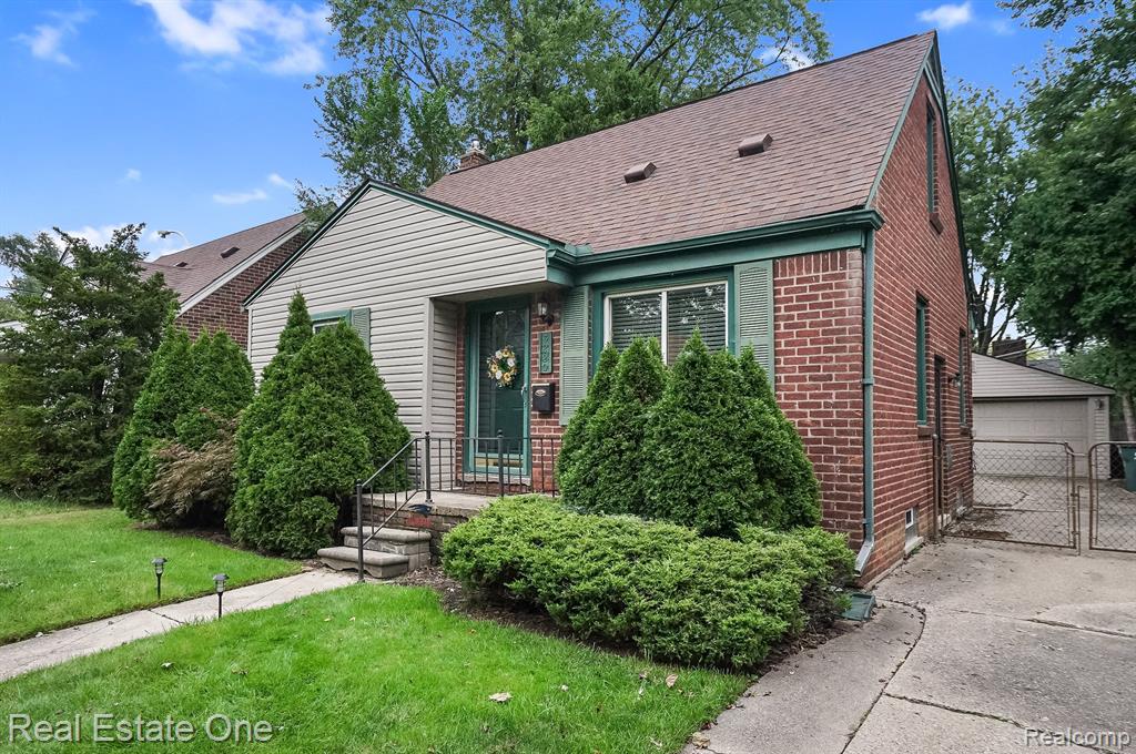 Blair Ave, Royal Oak, MI 48073