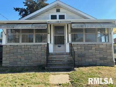 1231 Marquette Street, House other with 2 bedrooms, 1 bathrooms and null parking in Davenport IA | Image 1