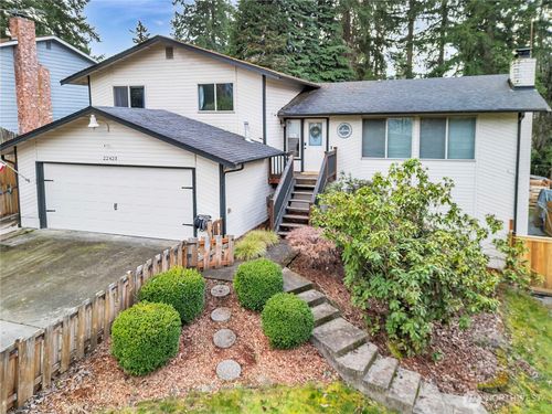 22423 Se 321st St, Kent, WA, 98042-7126 | Card Image