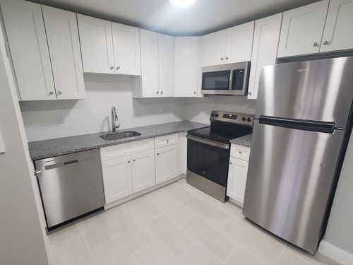 31-4 Oakcrest Rd, Boston, MA, 02136-6356 | Card Image