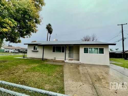 3204 S I St, Bakersfield, CA, 93304-6023 | Card Image