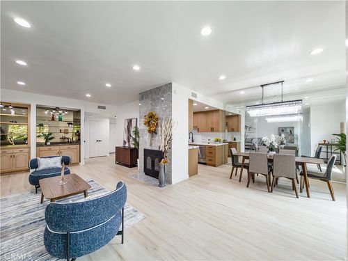 209-1944 Glendon Ave, Los Angeles, CA, 90025-4622 | Card Image