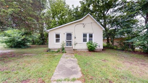 1211 N Colorado St, Nevada, MO, 64772-1621 | Card Image