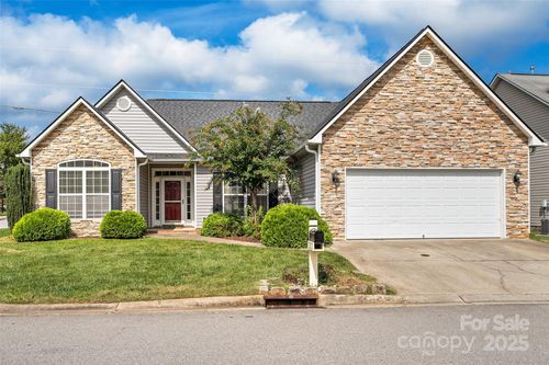 2 Thornwood Ct, Arden, NC, 28704-6607 | Card Image