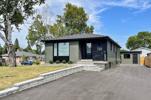 739 Annland St, Pickering, ON, L1W1B5 | Card Image