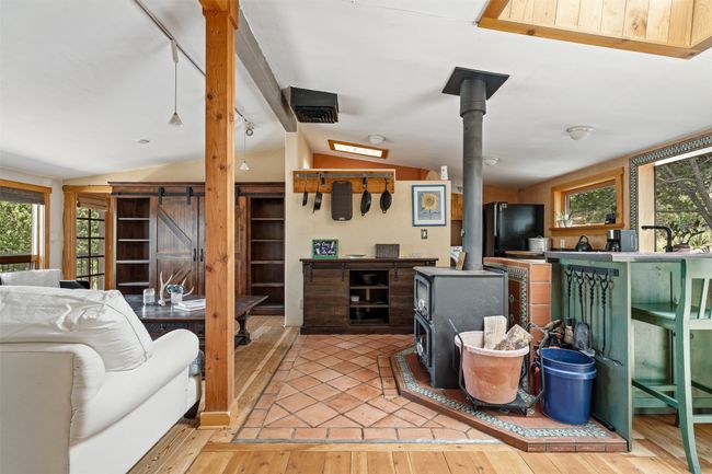 Living room, kitchen | Image 9