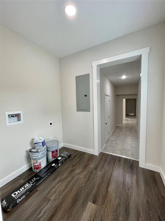 527 W 4 Th St, House other with 5 bedrooms, 3 bathrooms and null parking in Freeport TX | Image 24