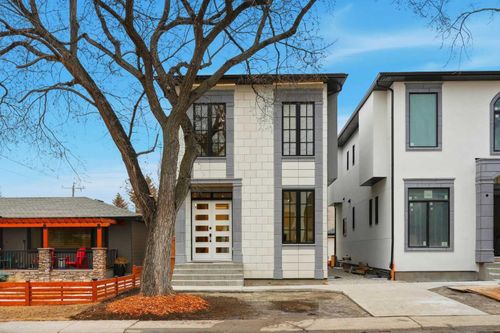 134 Lissington Dr Sw, Calgary, AB, T3E5E3 | Card Image