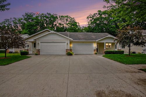 1268 Blue Heron Dr, Ludington, MI, 49431-1079 | Card Image