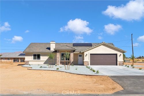  Clallam Road, Apple Valley, CA, 92308 | Card Image