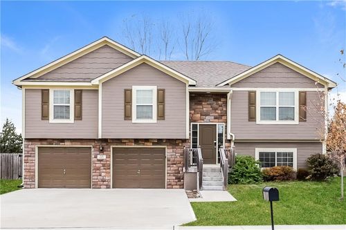 528 S Poplar St, Gardner, KS, 66030-7200 | Card Image