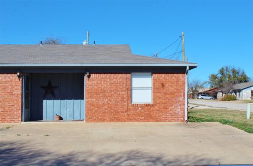 2-715 E 3rd St, Weatherford, TX, 76086-2162 | Card Image