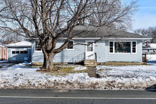 670 W Sarnia St, Winona, MN, 55987-2527 | Card Image