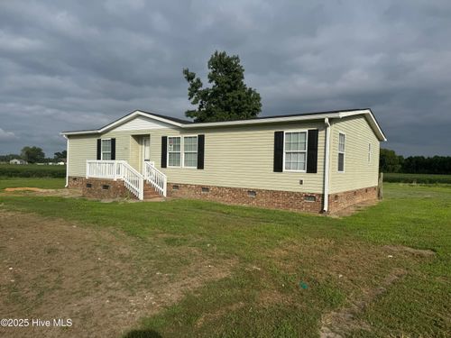 704 Wade Rd, Scotland Neck, NC, 27874-8946 | Card Image