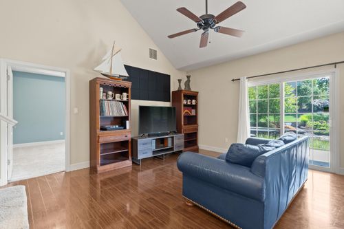 305 Bennett Springs Ct, COLUMBIA, MO, 65201-5377 | Card Image
