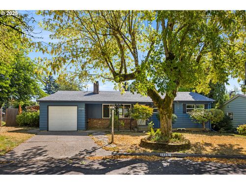 3948 Se Wake St, Milwaukie, OR, 97222-5693 | Card Image
