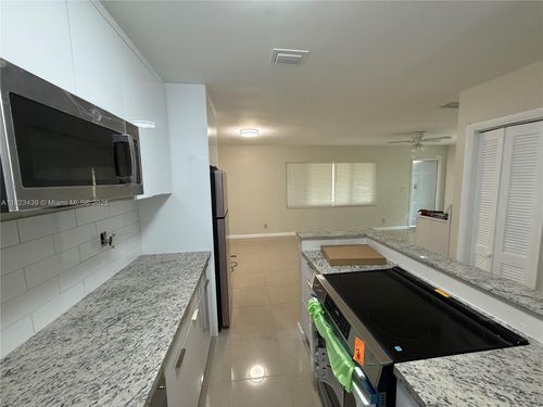 207-1017 Se 22nd Ave, Pompano Beach, FL, 33062 | Card Image