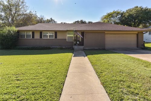 4132 Middlebrook Rd, Fort Worth, TX, 76116-8040 | Card Image