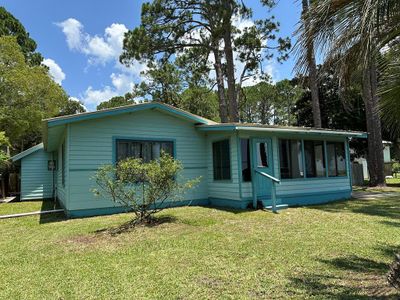 541 Hwy 98 E, House other with 2 bedrooms, 2 bathrooms and null parking in Eastpoint FL | Image 2