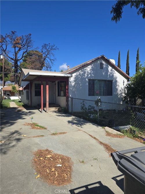 1117 W Hays St, Banning, CA, 92220-4407 | Card Image