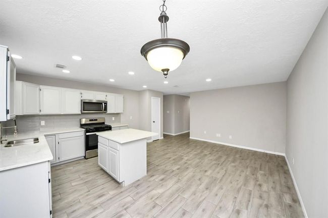 4915 Pecan Grove Dr, House other with 3 bedrooms, 2 bathrooms and 2 parking in Pearland TX | Image 12