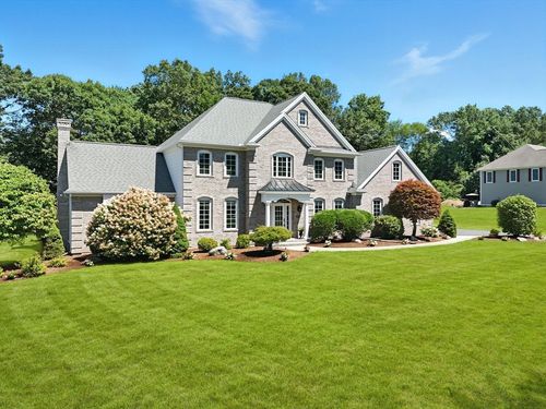 5 Kensington Dr, Wilbraham, MA, 01095-2800 | Card Image