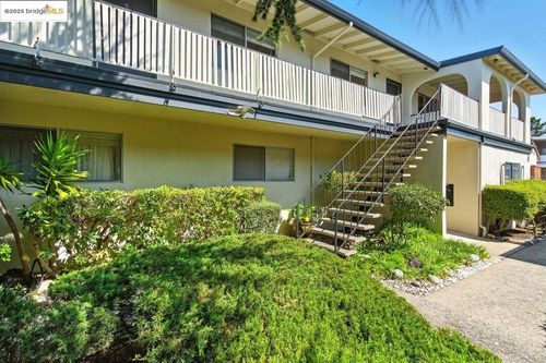 4336 Rilea Way, Oakland, CA, 94605-3721 | Card Image