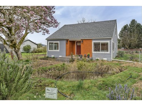 715 S 8th Ave, Cornelius, OR, 97113-6926 | Card Image