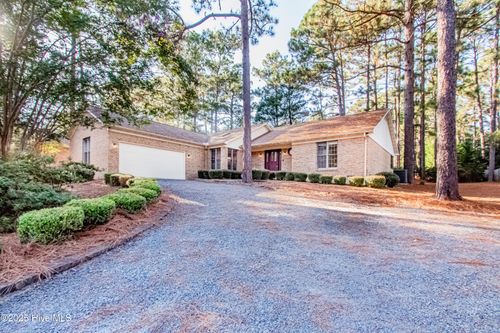 965 Monticello Dr, Pinehurst, NC, 28374-8609 | Card Image
