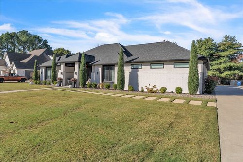 24 S Windsor Dr, Rogers, AR, 72758-9504 | Card Image