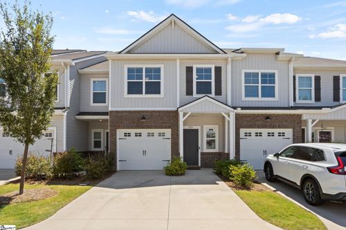 324 Hollenbeck Place, Greenville, SC, 29607-4979 | Card Image