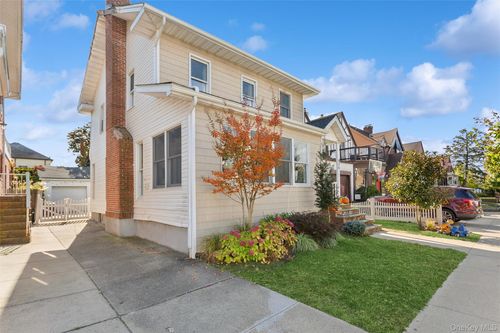 436 W Walnut St, Long Beach, NY, 11561-3133 | Card Image