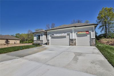 909 Nw Crestwood Drive, House other with 4 bedrooms, 3 bathrooms and null parking in Grain Valley MO | Image 1