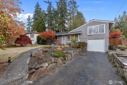 24119 105th Pl W, Edmonds, WA, 98020-5725 | Card Image