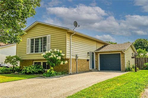 16 Crestlynn Cres, Simcoe, ON, N3Y4V8 | Card Image
