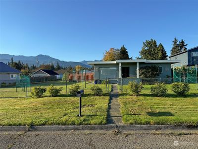 816 W 6th Street, House other with 4 bedrooms, 1 bathrooms and 2 parking in Port Angeles WA | Image 2