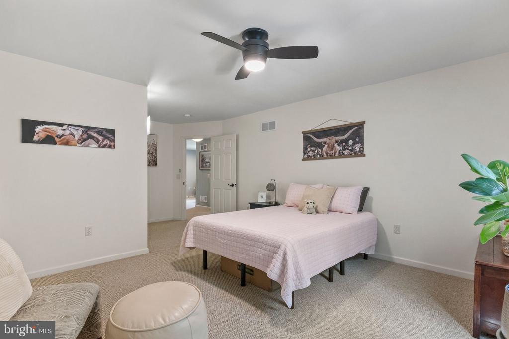Residential in PINE GROVE 5
