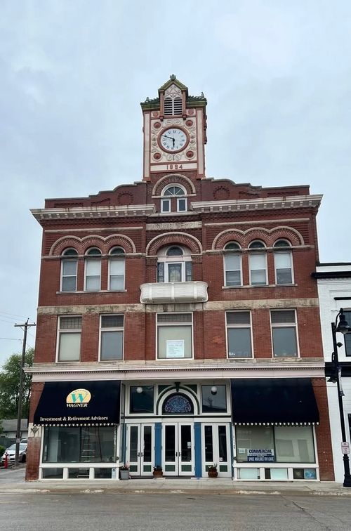 1-111 Nw 2nd St, Stuart, IA, 50250-7704 | Card Image