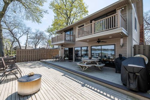 4040 Lark Ave, Waterford, MI, 48328-1109 | Card Image