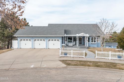 1300 Territory Dr, Bismarck, ND, 58503-0168 | Card Image