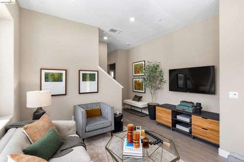 103-28924 Parkridge Loop, Hayward, CA, 94544-6725 | Card Image