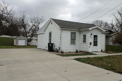 812 Grove Street, House other with 1 bedrooms, 1 bathrooms and null parking in Cedar Falls IA | Image 2