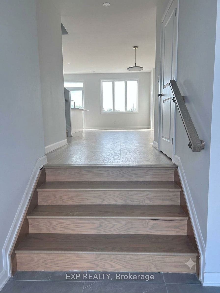 Residential Lease in Barrhaven 3
