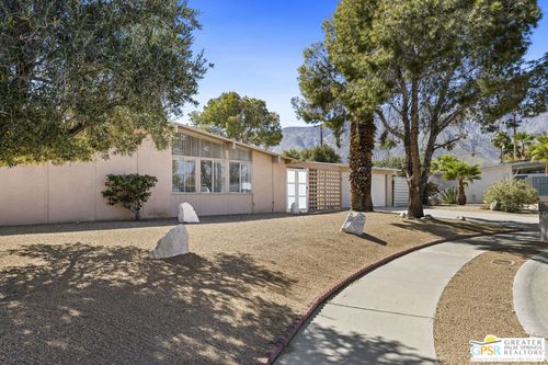 889 E Janet Cir, Palm Springs, CA, 92262-2232 | Card Image